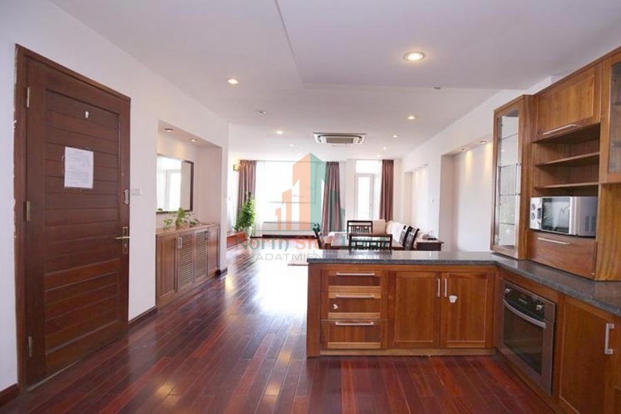 Cho thuê căn hộ siêu rộng 3 phòng ngủ, đi bộ 3 bước chân tới hồ Tây 1