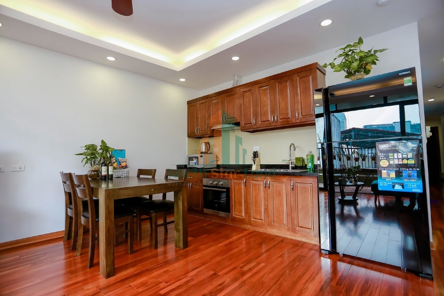 Cho thuê căn hộ dịch vụ 2 ngủ hiện đại gần Ga Hà Nội, full nội thất 8
