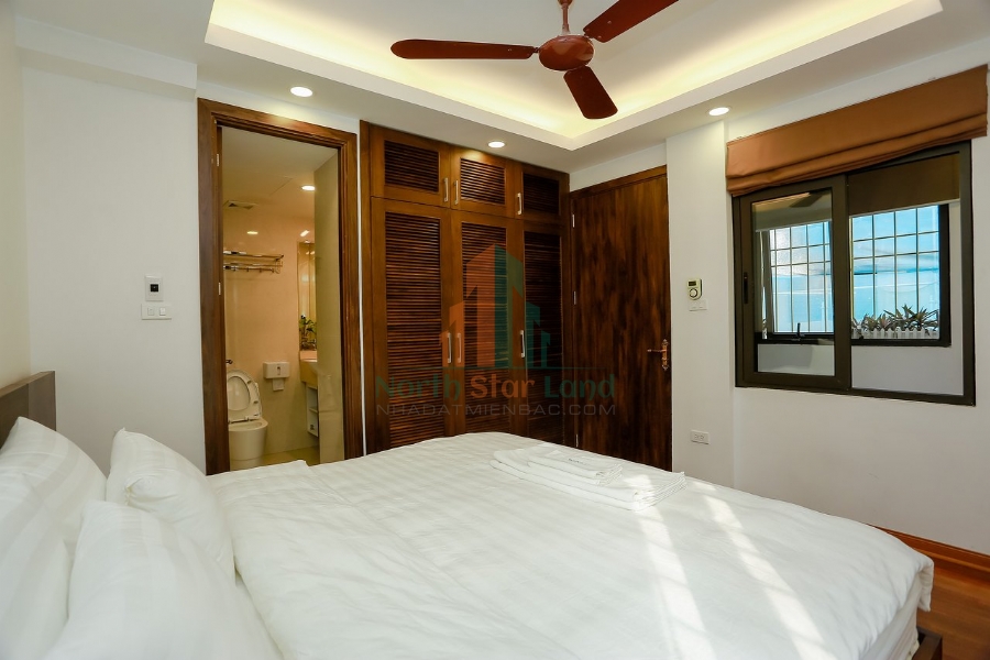 Cho thuê căn hộ dịch vụ 2 ngủ hiện đại gần Ga Hà Nội, full nội thất 12