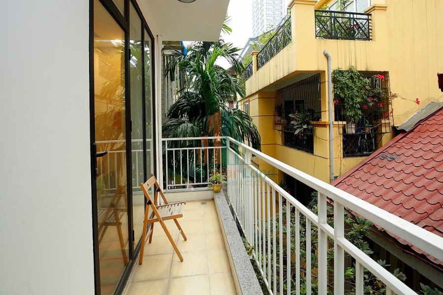 Chính chủ cho thuê căn hộ hiện đai 2 PN phố Đặng Thai Mai, Tây Hồ, Giá hợp lý 1