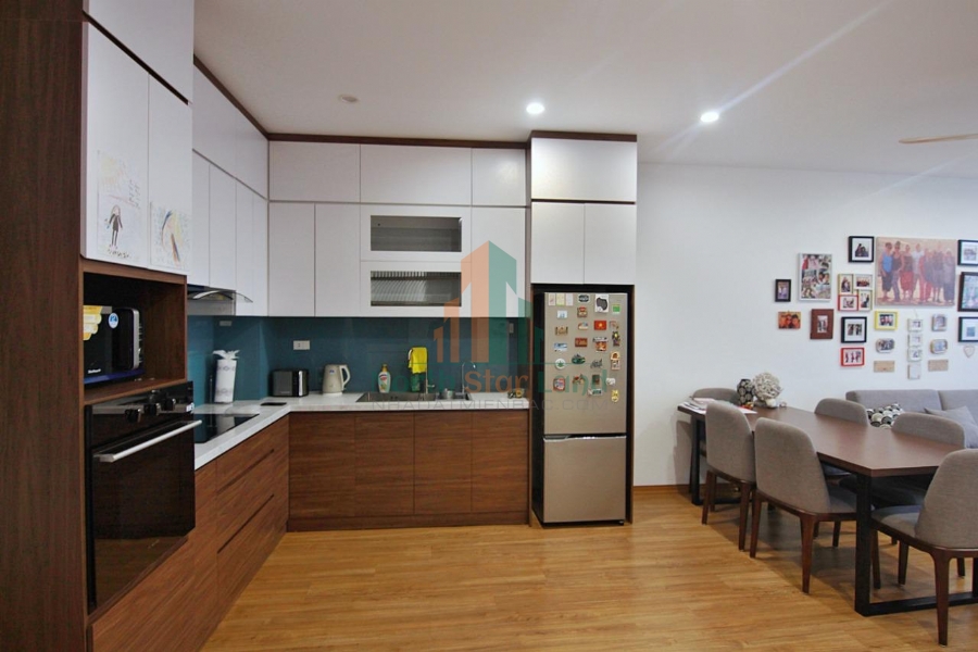 Lạc Vào Không Gian Châu Âu Với Căn Hộ Cho Thuê 2 PN View Hồ Tây Tuyệt Đẹp 8