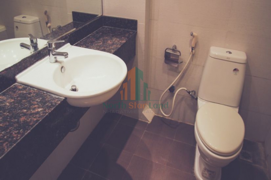 Căn hộ đầy đủ nội thất cho thuê chuyên nghiệp gần hồ Phạm Huy Thông, quận Ba Đình 5