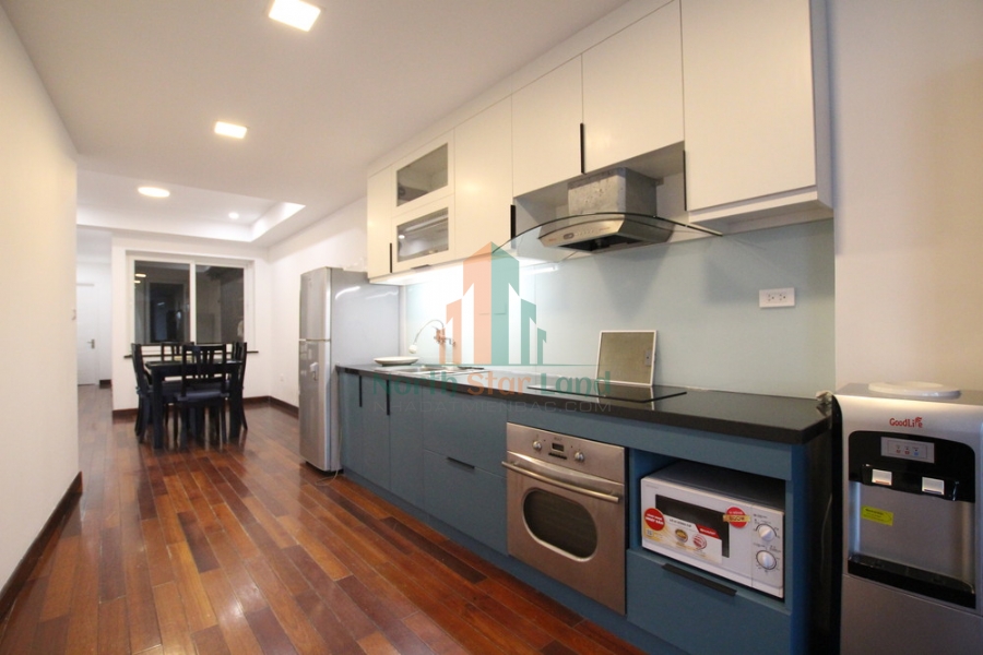 Căn hộ dịch vụ 02 PN view hồ Tây cho thuê tại làng Yên Phụ 11