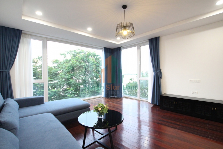 Căn hộ dịch vụ 02 PN view hồ Tây cho thuê tại làng Yên Phụ 15