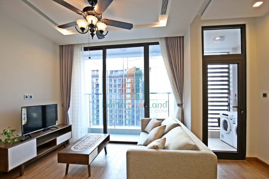 *Chính Chủ Cho Thuê Căn Hộ 2 phòng ngủ đẳng cấp tại tòa M3 - Vinhomes Metropolis* 3