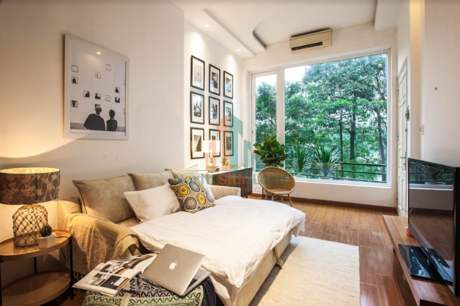 Cho Thuê căn hộ 2 Phòng ngủ lý tưởng tại khu vực Trúc Bạch, Ba Đình, View hồ tuyệt đẹp nhìn từ ban công. 5