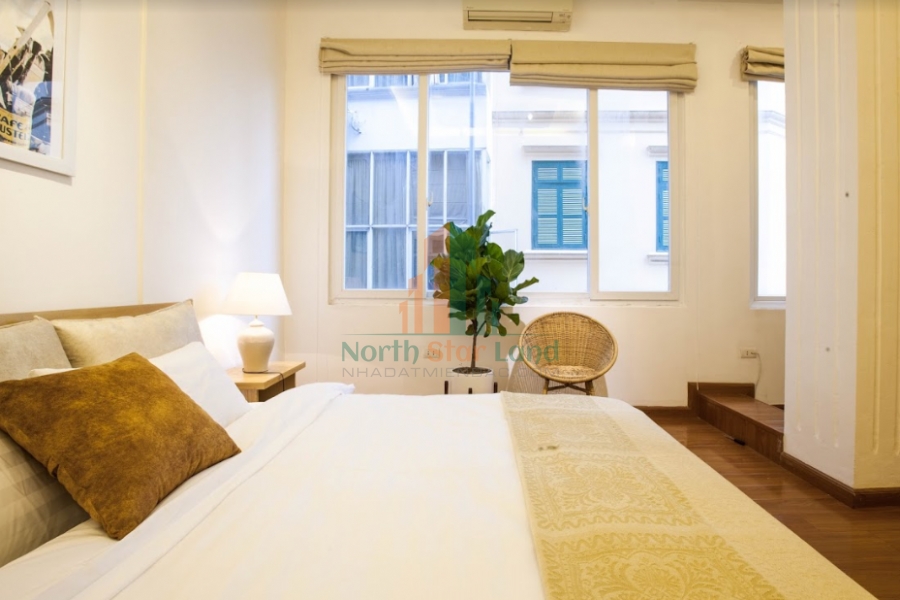 Cho Thuê căn hộ 2 Phòng ngủ lý tưởng tại khu vực Trúc Bạch, Ba Đình, View hồ tuyệt đẹp nhìn từ ban công. 8