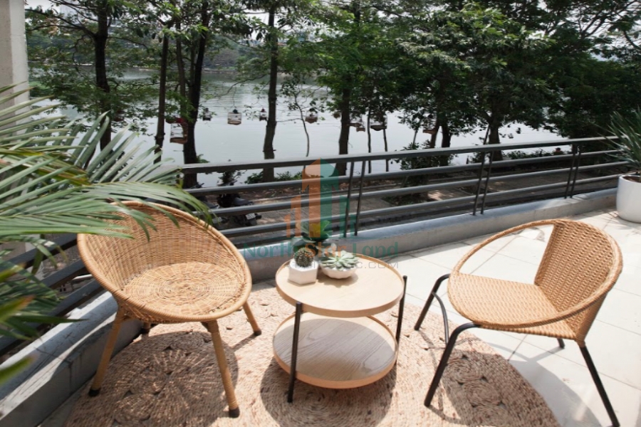 Cho Thuê căn hộ 2 Phòng ngủ lý tưởng tại khu vực Trúc Bạch, Ba Đình, View hồ tuyệt đẹp nhìn từ ban công. 14