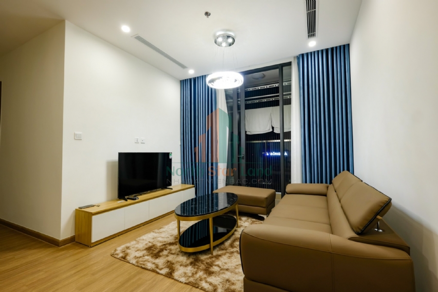 Chính chủ cho thuê căn hộ sang xịn Vinhomes Gardenia, 2 phòng ngủ, có ban công, full đồ, view thành phố, khu vực quận Nam Từ Liêm. 2