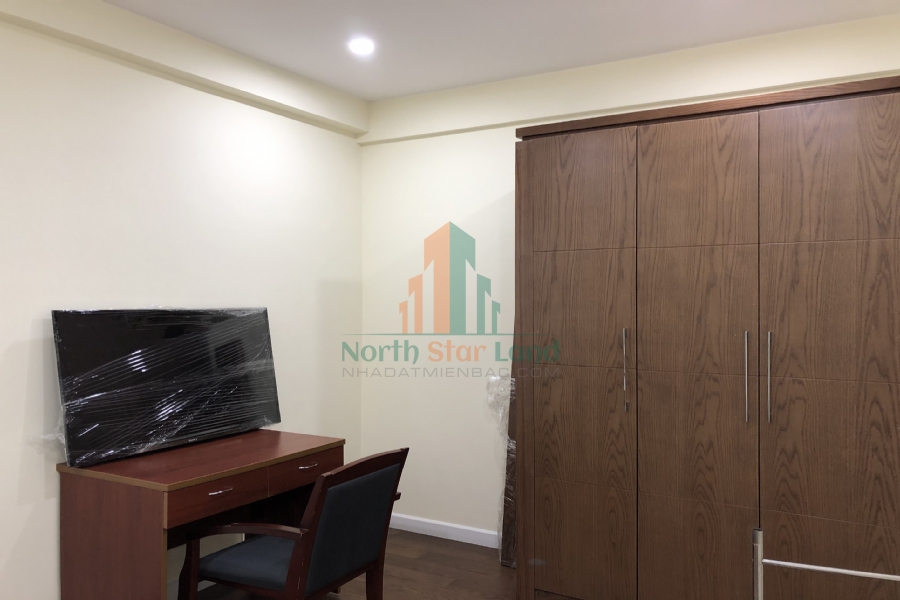 Ấn tượng với căn hộ hạng sang Vinhomes D’Capitale, 2 phòng ngủ, có ban công, view khu dân cư, full đồ, khu vực quận Cầu Giấy. 7