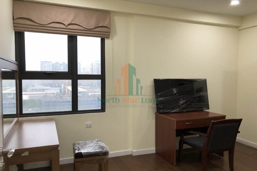 Ấn tượng với căn hộ hạng sang Vinhomes D’Capitale, 2 phòng ngủ, có ban công, view khu dân cư, full đồ, khu vực quận Cầu Giấy. 9