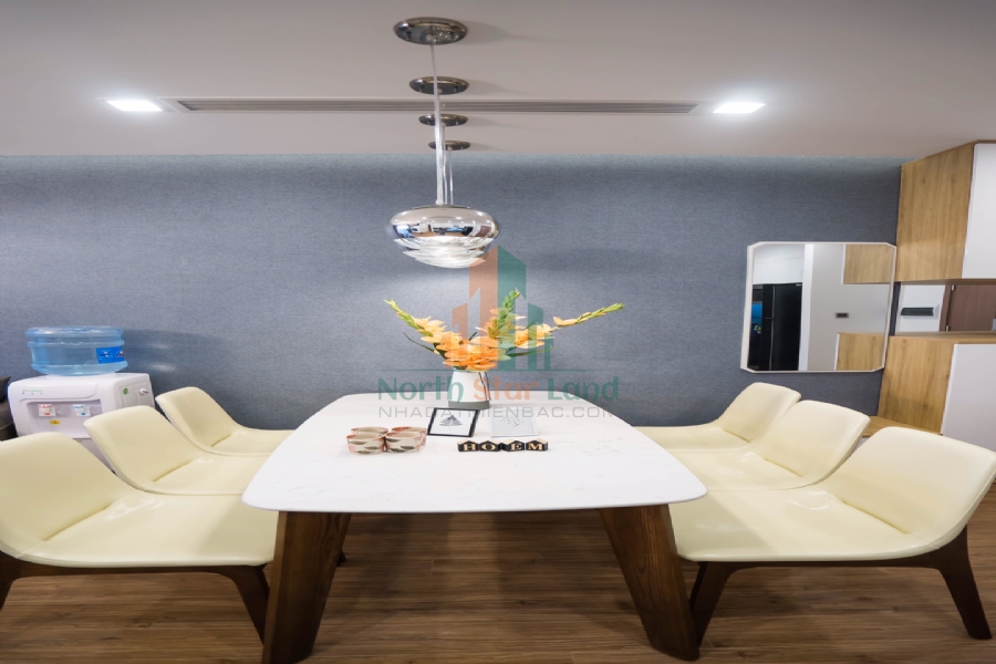 Cho thuê căn hộ cao cấp Vinhomes Metropolis, 2 phòng ngủ, view hồ và thành phố, tại quận Ba Đình. 4