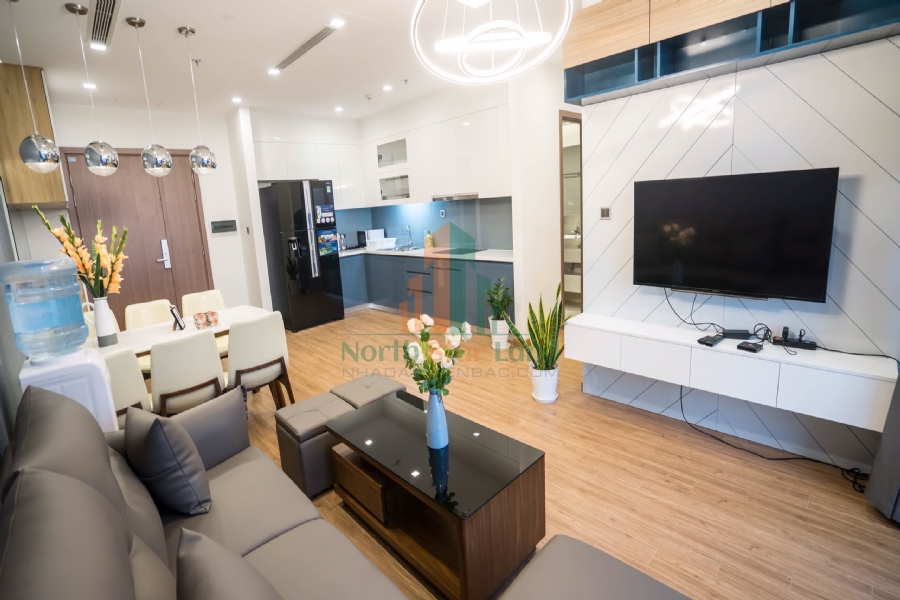 Cho thuê căn hộ cao cấp Vinhomes Metropolis, 2 phòng ngủ, view hồ và thành phố, tại quận Ba Đình. 10