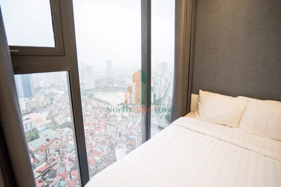 Cho thuê căn hộ cao cấp Vinhomes Metropolis, 2 phòng ngủ, view hồ và thành phố, tại quận Ba Đình. 11