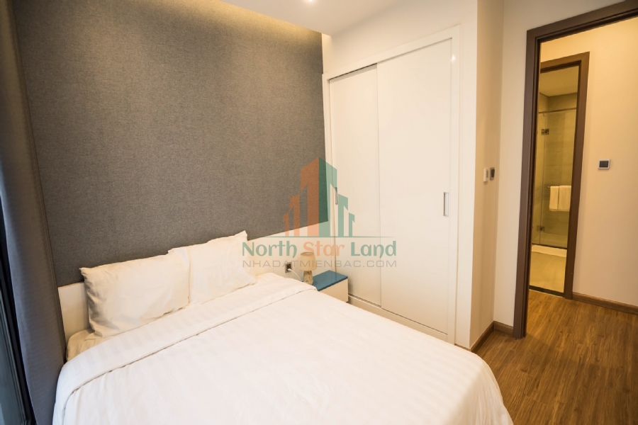 Cho thuê căn hộ cao cấp Vinhomes Metropolis, 2 phòng ngủ, view hồ và thành phố, tại quận Ba Đình. 12
