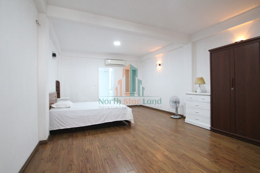 Cho thuê căn hộ dịch vụ phố Từ Hoa, view hồ Tây, có ban công 7