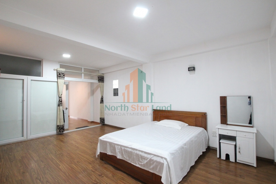 Cho thuê căn hộ dịch vụ phố Từ Hoa, view hồ Tây, có ban công 9
