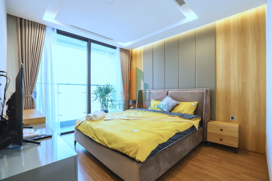 Căn hộ cao cấp Vinhomes Metropolis, 4 phòng ngủ, tầng cao, có ban công, full nội thất cho thuê khu vực quận Ba Đình. 4