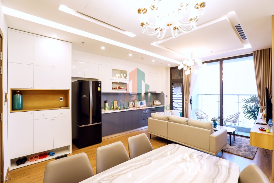 Căn hộ cao cấp Vinhomes Metropolis, 4 phòng ngủ, tầng cao, có ban công, full nội thất cho thuê khu vực quận Ba Đình. 2