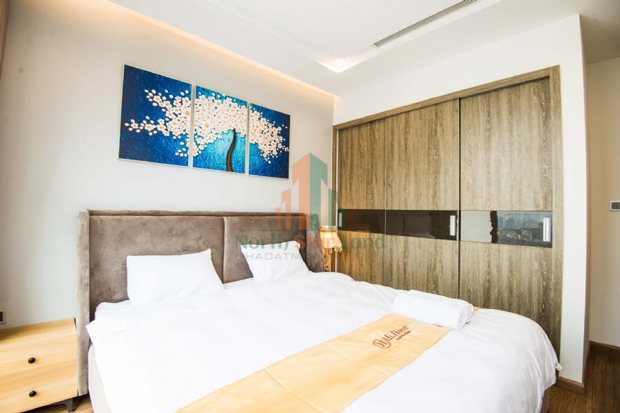 Căn hộ cao cấp Vinhomes Metropolis, 4 phòng ngủ, tầng cao, có ban công, full nội thất cho thuê khu vực quận Ba Đình. 2