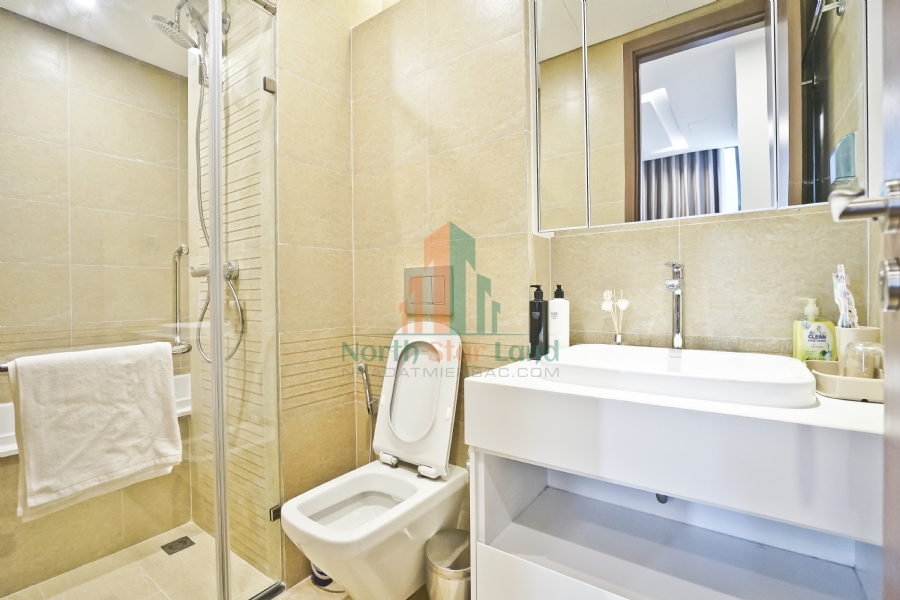 Căn hộ cao cấp Vinhomes Metropolis, 4 phòng ngủ, tầng cao, có ban công, full nội thất cho thuê khu vực quận Ba Đình. 4