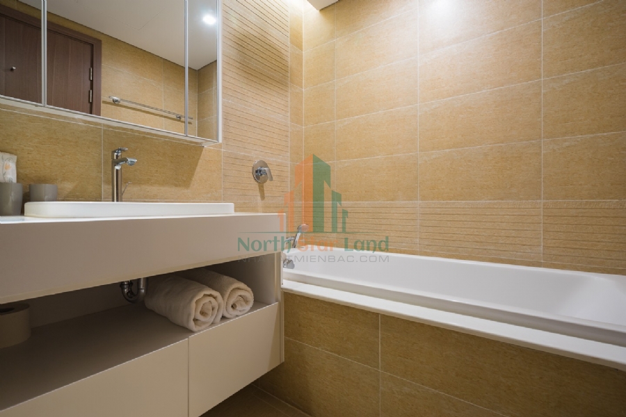 Cho thuê căn hộ cao cấp Vinhomes Skylake, 2 phòng ngủ, có ban công, view thành phố, tại quận Từ Liêm với mức giá ưu đãi. 8