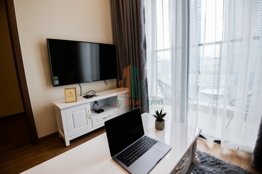 Cho thuê căn hộ sang chảnh bậc nhất Vinhomes Metropolis dành cho người đẳng cấp, 2 phòng ngủ, view thành phố và Khu Dân cư 9
