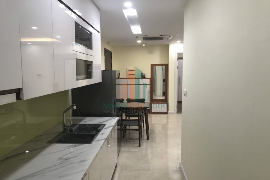 Cho thuê căn hộ sang xịn Vinhomes D’Capitale, 2 phòng ngủ, view thành phố, nội thất cao cấp, khu vực quận Cầu Giấy, dọn vào ở ngay 2