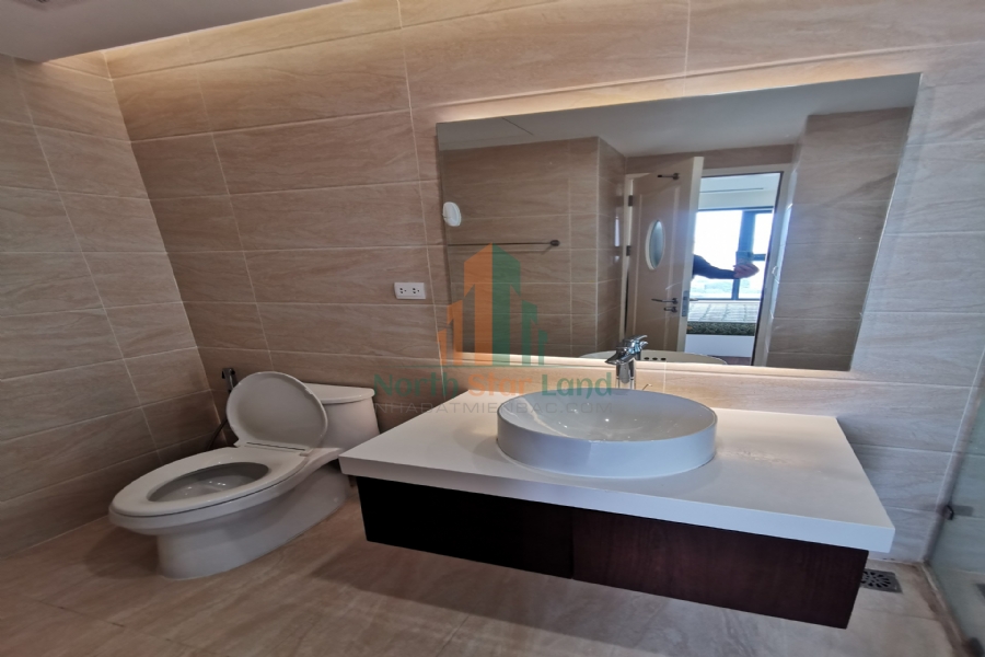 Cho thuê căn hộ cao cấp Golden Palm, 2 phòng ngủ, có ban công, tầng cao, view thành phố và khu dân cư, khu vực quận Thanh Xuân 1