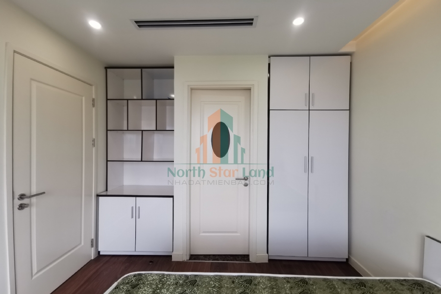 Cho thuê căn hộ cao cấp Golden Palm, 2 phòng ngủ, có ban công, tầng cao, view thành phố và khu dân cư, khu vực quận Thanh Xuân 2