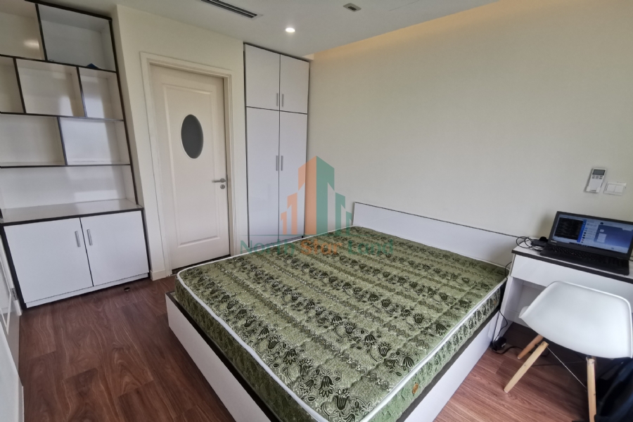 Cho thuê căn hộ cao cấp Golden Palm, 2 phòng ngủ, có ban công, tầng cao, view thành phố và khu dân cư, khu vực quận Thanh Xuân 7