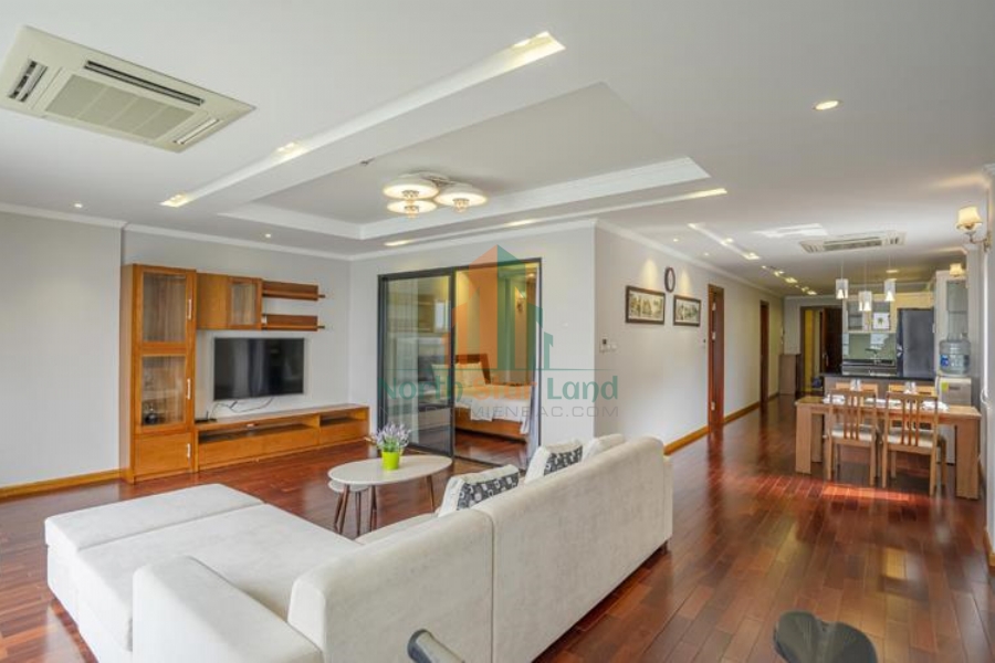 Thỏa thích ngắm Hồ Tây từ ban công căn hộ dịch vụ cho thuê Làng Yên Phụ 2