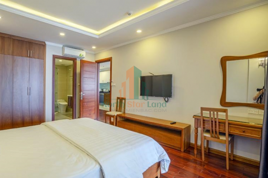 Thỏa thích ngắm Hồ Tây từ ban công căn hộ dịch vụ cho thuê Làng Yên Phụ 17