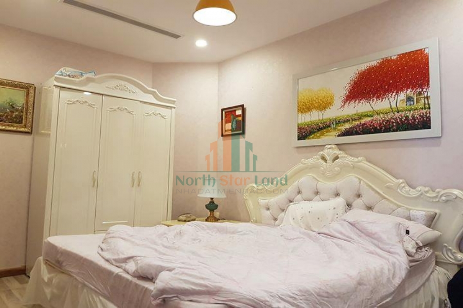 Bất ngờ với phong cách tân cổ điển sang trọng lịch lãm của căn hộ cho thuê tại Vinhomes Metropolis. 1