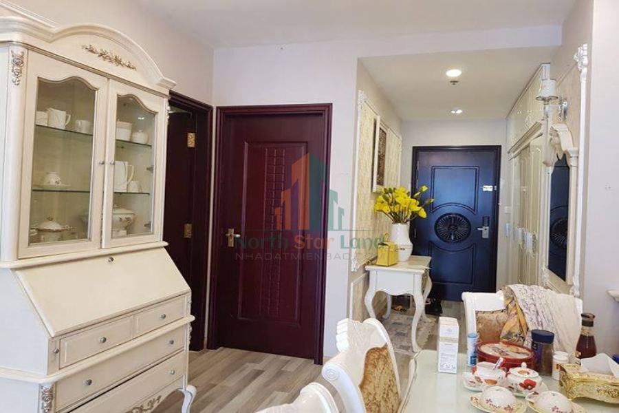Bất ngờ với phong cách tân cổ điển sang trọng lịch lãm của căn hộ cho thuê tại Vinhomes Metropolis. 5