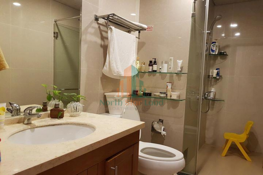 Bất ngờ với phong cách tân cổ điển sang trọng lịch lãm của căn hộ cho thuê tại Vinhomes Metropolis. 6